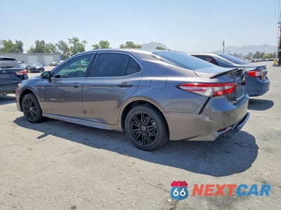 Drugie zdjęcie samochodu z przodu: 2018 TOYOTA CAMRY SE VIN:4T1B11HK8JU114612 - miniatura