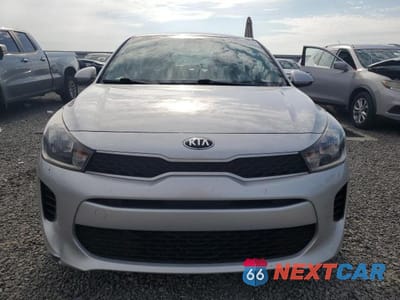 Piąte zdjęcie samochodu w środku: 2019 KIA RIO S VIN:3KPA24AB3KE227344 - miniatura