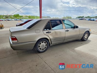 Trzecie zdjęcie samochodu z tyłu: 1995 MERCEDES-BENZ S 320 VIN:WDBGA33E3SA275006 - miniatura