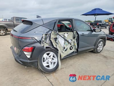 Trzecie zdjęcie samochodu z tyłu: 2025 HYUNDAI KONA SE VIN:KM8HA3AB1SU191386 - miniatura