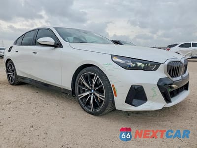 Czwarte zdjęcie samochodu z boku: 2026 BMW 530 I VIN:WBA43FJ08TCV32932 - miniatura