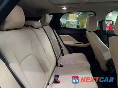 Zdjęcie 6 z 12 samochodu: 2019 JAGUAR F-PACE PREMIUM VIN:SADCJ2FX5KA364541 - miniatura