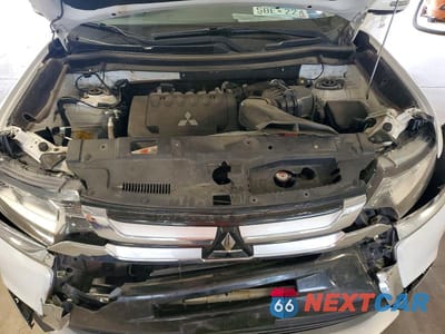 Zdjęcie 11 z 12 samochodu: 2016 MITSUBISHI OUTLANDER GT VIN:JA4JZ4AX2GZ048600 - miniatura