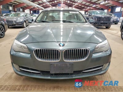 Piąte zdjęcie samochodu w środku: 2013 BMW 528 XI VIN:WBAXH5C56DDW13831 - miniatura