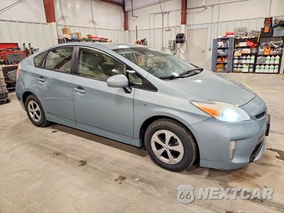 Czwarte zdjęcie samochodu z boku: 2013 TOYOTA PRIUS THREE VIN:JTDKN3DUXD1642878 - miniatura