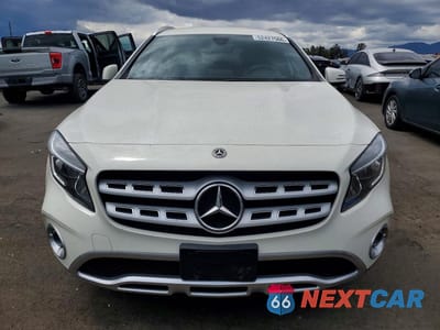 Piąte zdjęcie samochodu w środku: 2018 MERCEDES-BENZ GLA 250 4MATIC VIN:WDCTG4GB9JJ428565 - miniatura
