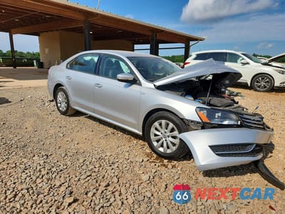 Czwarte zdjęcie samochodu z boku: 2015 VOLKSWAGEN PASSAT S VIN:1VWAT7A34FC017191 - miniatura
