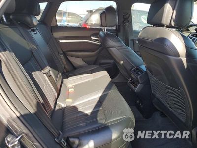 Zdjęcie 10 z 12 samochodu: 2019 AUDI E-TRON PRESTIGE VIN:WA1VAAGE4KB008193 - miniatura