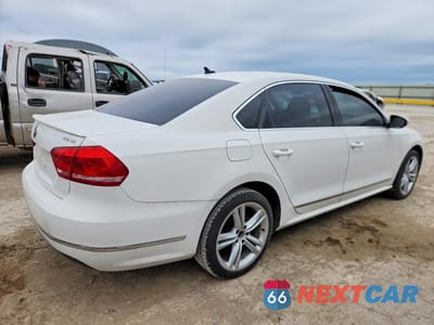 Trzecie zdjęcie samochodu z tyłu: 2012 VOLKSWAGEN PASSAT SE VIN:1VWBN7A39CC036457 - miniatura