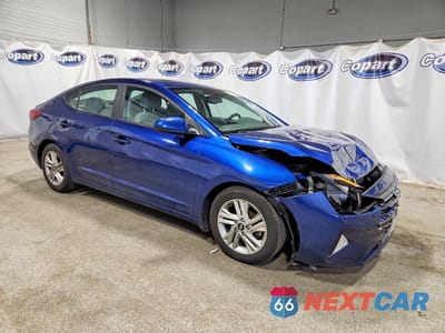 Czwarte zdjęcie samochodu z boku: 2020 HYUNDAI ELANTRA VALUE EDITION VIN:5NPD84LF2LH540300 - miniatura