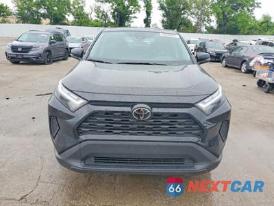 Piąte zdjęcie samochodu w środku: 2025 TOYOTA RAV4 LE VIN:2T3G1RFVXSW532888 - miniatura