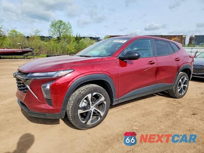 2025 CHEVROLET TRAX 1RS KL77LGEP5SC294840 - główne zdjęcie licytacji z USA - miniatura