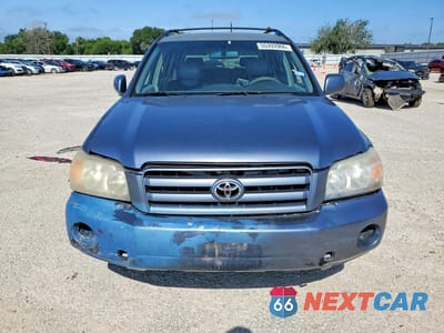 Piąte zdjęcie samochodu w środku: 2004 TOYOTA HIGHLANDER BASE VIN:JTEGP21A640021949 - miniatura