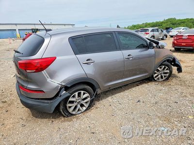 Trzecie zdjęcie samochodu z tyłu: 2016 KIA SPORTAGE LX VIN:KNDPB3AC9G7812580 - miniatura
