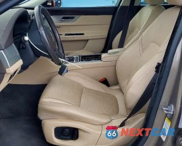 Zdjęcie 7 z 12 samochodu: 2017 JAGUAR XF PRESTIGE VIN:SAJBK4BV0HCY26717 - miniatura