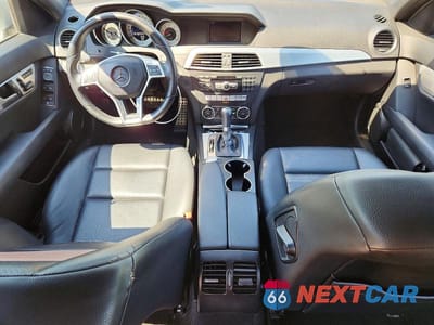 Zdjęcie 8 z 12 samochodu: 2013 MERCEDES-BENZ C 300 4MATIC VIN:WDDGF8AB9DR300882 - miniatura
