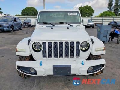Piąte zdjęcie samochodu w środku: 2021 JEEP WRANGLER UNLIMITED SAHARA 4XE VIN:1C4JJXP67MW643324 - miniatura