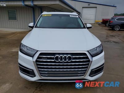 Piąte zdjęcie samochodu w środku: 2018 AUDI Q7 PREMIUM PLUS VIN:WA1LAAF78JD016682 - miniatura