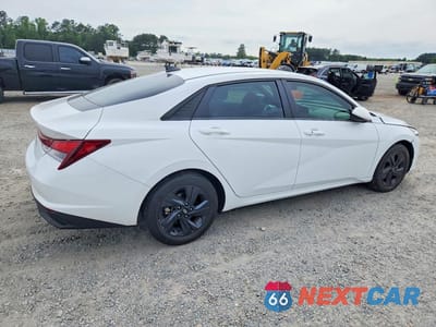 Trzecie zdjęcie samochodu z tyłu: 2023 HYUNDAI ELANTRA SEL VIN:5NPLM4AG2PH105804 - miniatura