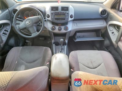 Zdjęcie 8 z 13 samochodu: 2006 TOYOTA RAV4 BASE VIN:JTMBD33V366014115 - miniatura