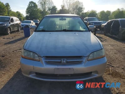 Piąte zdjęcie samochodu w środku: 1998 HONDA ACCORD EX VIN:1HGCG6672WA257360 - miniatura