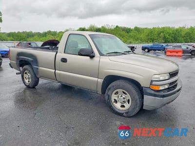 Czwarte zdjęcie samochodu z boku: 2002 CHEVROLET SILVERADO C1500 VIN:1GCEC14W92Z106401 - miniatura
