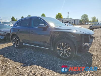 Czwarte zdjęcie samochodu z boku: 2021 AUDI Q5 PREMIUM PLUS VIN:WA1BAAFYXM2012976 - miniatura