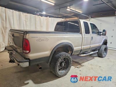 Trzecie zdjęcie samochodu z tyłu: 2006 FORD F250 SUPER DUTY VIN:1FTSX21P06EC18902 - miniatura