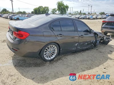 Trzecie zdjęcie samochodu z tyłu: 2016 BMW 320 I VIN:WBA8A9C57GK616964 - miniatura