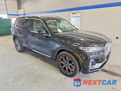 Czwarte zdjęcie samochodu z boku: 2022 BMW X7 XDRIVE40I VIN:5UXCW2C03N9M42789 - miniatura
