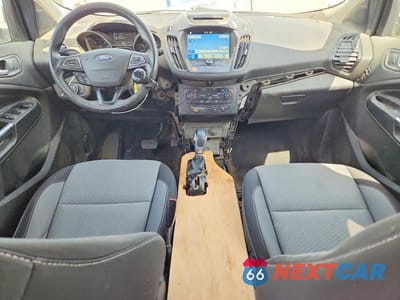 Zdjęcie 8 z 13 samochodu: 2018 FORD ESCAPE SE VIN:1FMCU9GD6JUC60603 - miniatura