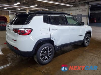 Trzecie zdjęcie samochodu z tyłu: 2025 JEEP COMPASS TRAILHAWK VIN:3C4NJDDN4ST536861 - miniatura