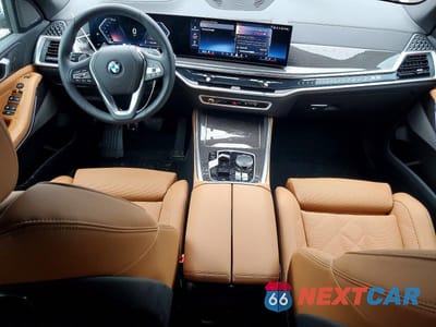 Zdjęcie 8 z 13 samochodu: 2025 BMW X5 XDRIVE40I VIN:5UX23EU07S9Z68441 - miniatura