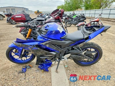 Trzecie zdjęcie samochodu z tyłu: 2019 YAMAHA YZFR3 VIN:MH3RH17Y5KK001610 - miniatura