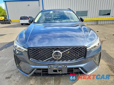 Piąte zdjęcie samochodu w środku: 2026 VOLVO XC60 PLUS VIN:YV4M12RC8T1485734 - miniatura