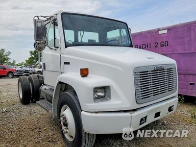 2004 FREIGHTLINER FL70 SEMI TRUCK 1FUBBUDC44HM87511 - główne zdjęcie licytacji z USA - miniatura