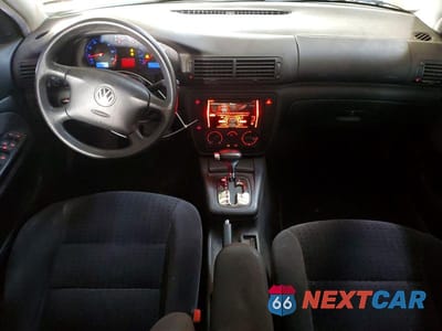 Zdjęcie 8 z 12 samochodu: 2001 VOLKSWAGEN PASSAT GLS VIN:WVWHC63B21E034696 - miniatura