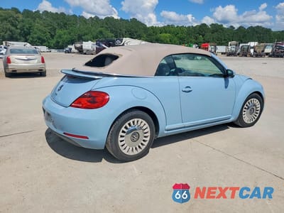 Trzecie zdjęcie samochodu z tyłu: 2015 VOLKSWAGEN BEETLE 1.8T VIN:3VW517AT2FM818241 - miniatura