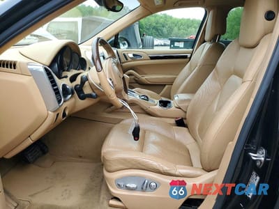 Zdjęcie 7 z 13 samochodu: 2013 PORSCHE CAYENNE VIN:WP1AA2A23DLA01370 - miniatura