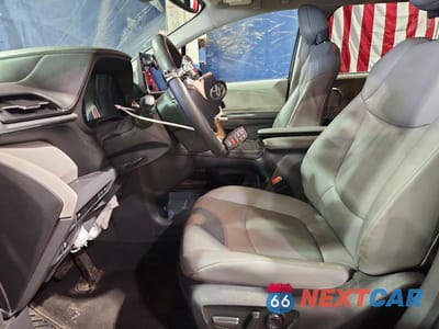 Zdjęcie 7 z 14 samochodu: 2024 TOYOTA SIENNA XLE VIN:5TDYRKEC1RS215663 - miniatura