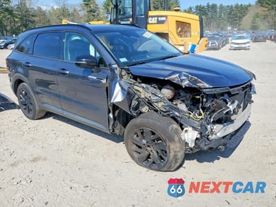 Czwarte zdjęcie samochodu z boku: 2021 KIA SORENTO S VIN:5XYRLDLC9MG046163 - miniatura