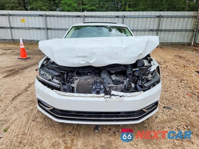 Piąte zdjęcie samochodu w środku: 2017 VOLKSWAGEN PASSAT SEL PREMIUM VIN:1VWCT7A30HC017152 - miniatura