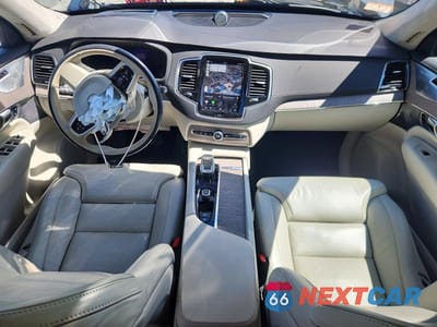 Zdjęcie 8 z 14 samochodu: 2023 VOLVO XC90 ULTIMATE VIN:YV4H60CA8P1930042 - miniatura