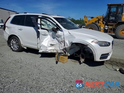 Czwarte zdjęcie samochodu z boku: 2016 VOLVO XC90 T6 VIN:YV4A22PK7G1020832 - miniatura