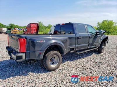 Trzecie zdjęcie samochodu z tyłu: 2026 FORD F350 SUPER DUTY VIN:1FT8W3DT5TED30795 - miniatura
