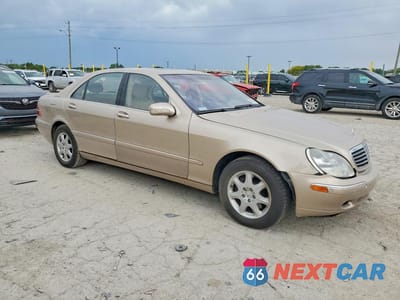 Czwarte zdjęcie samochodu z boku: 2001 MERCEDES-BENZ S 430 VIN:WDBNG70J51A162882 - miniatura