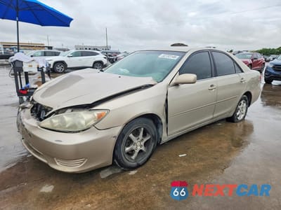 2005 TOYOTA CAMRY LE 4T1BE30K45U398936 - główne zdjęcie licytacji z USA - miniatura