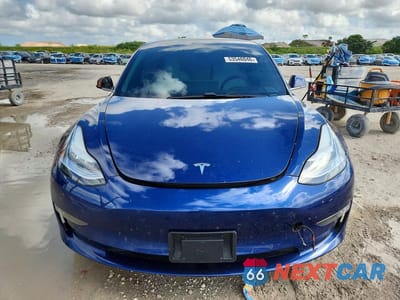 Piąte zdjęcie samochodu w środku: 2019 TESLA MODEL 3 VIN:5YJ3E1EB6KF393585 - miniatura