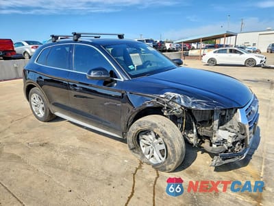 Czwarte zdjęcie samochodu z boku: 2020 AUDI Q5 PREMIUM VIN:WA1ANAFY1L2109689 - miniatura