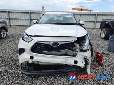 Piąte zdjęcie samochodu w środku: 2020 TOYOTA HIGHLANDER L VIN:5TDCZRAH3LS509836 - miniatura